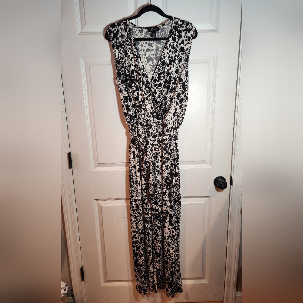 Style & Co Stretchy Sleeveless Black And White Patterned Belted Jumpsuit Large